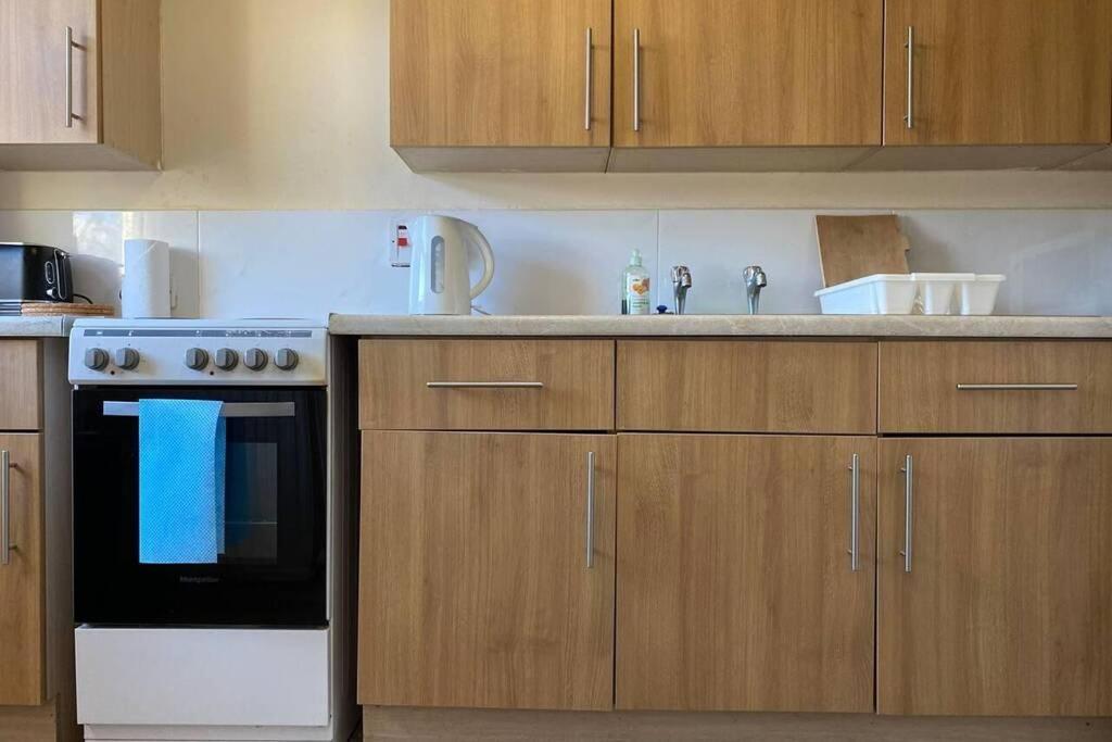 맨체스터 Conveniently Situated 1Bed Apt In Stretford 아파트 외부 사진